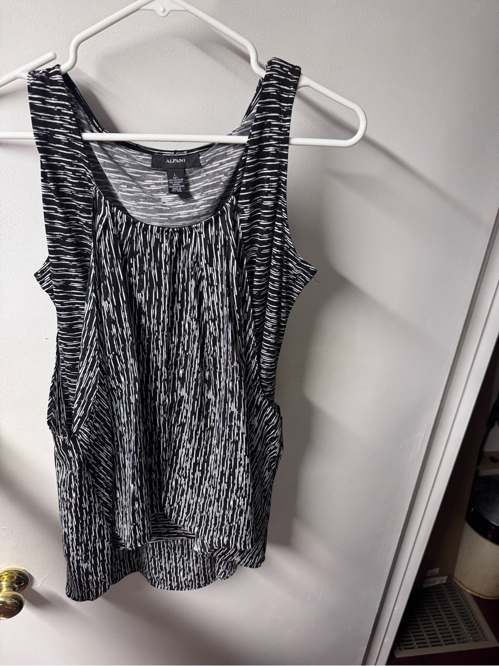 Alfani Black & White Printed Scoop Neck Tank Top